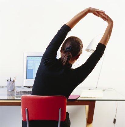 Зарядка в офисе: упражнения для шеи